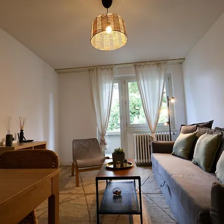 Spacious Near Center Zurigo